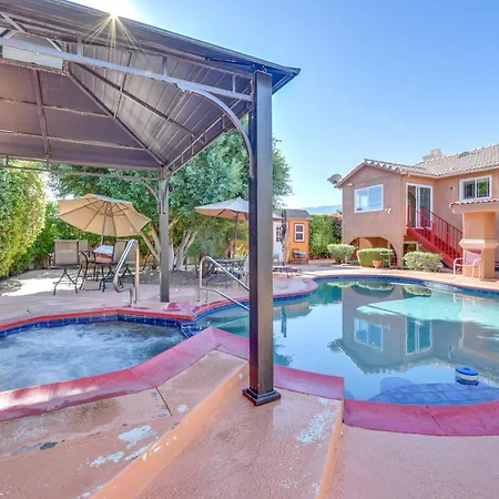 Cathedral City Gem With Shared Pool And Fireplace
